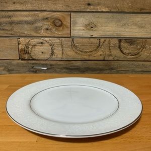 Crown Victoria fine China dinner plate